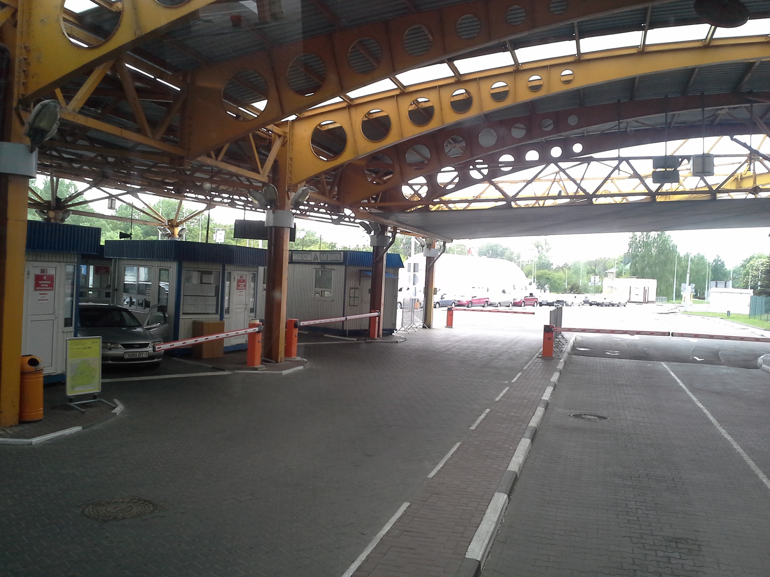 File Brest border checkpoint  inside jpg Wikimedia Commons