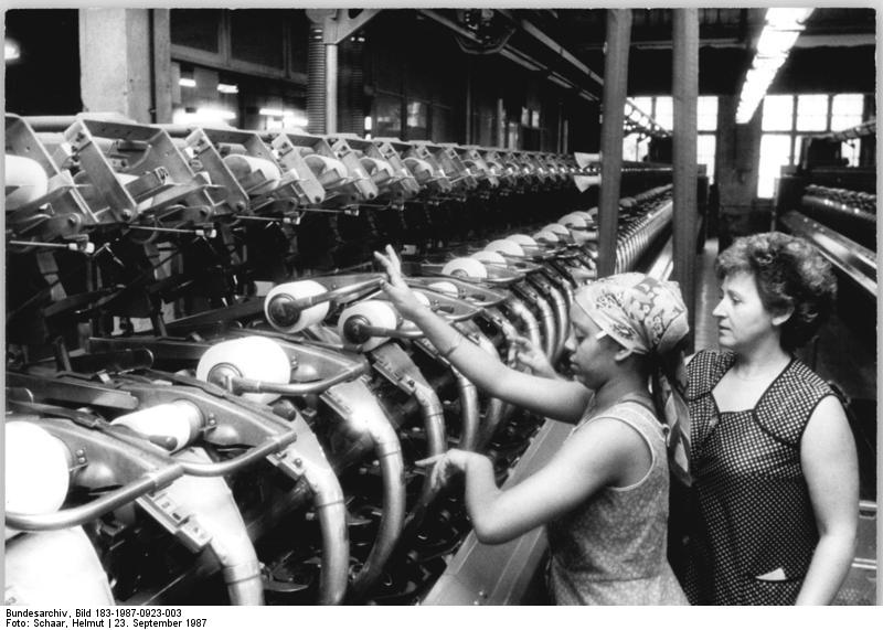 File:Bundesarchiv Bild 183-1987-0923-003, Niederschmalkalden, kubanische Gastarbeiterin.jpg