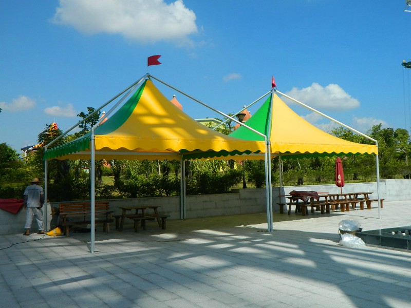 File:Clear PVC Tents.jpg