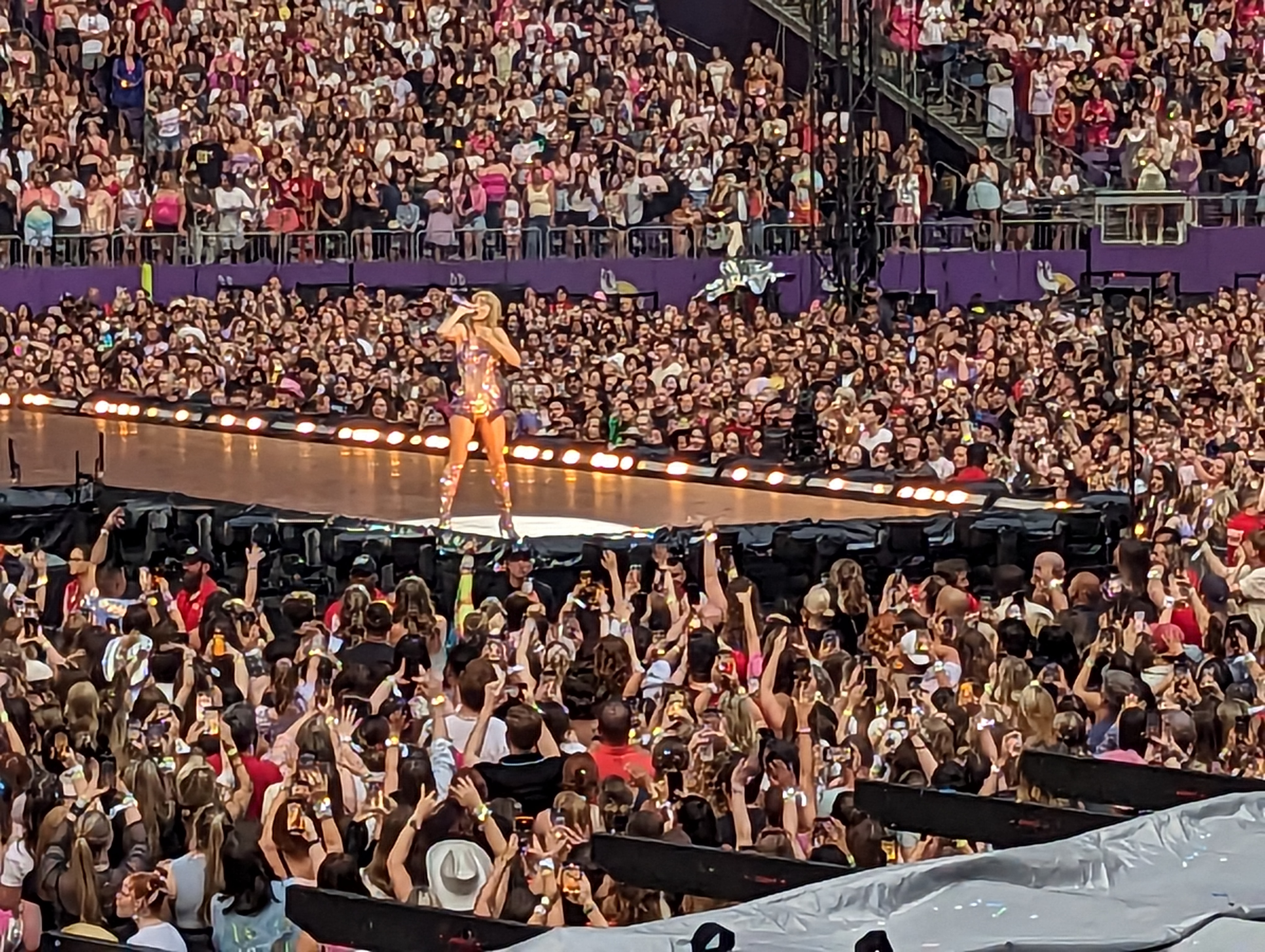 Kansas City crowds line up for Taylor Swift merch truck