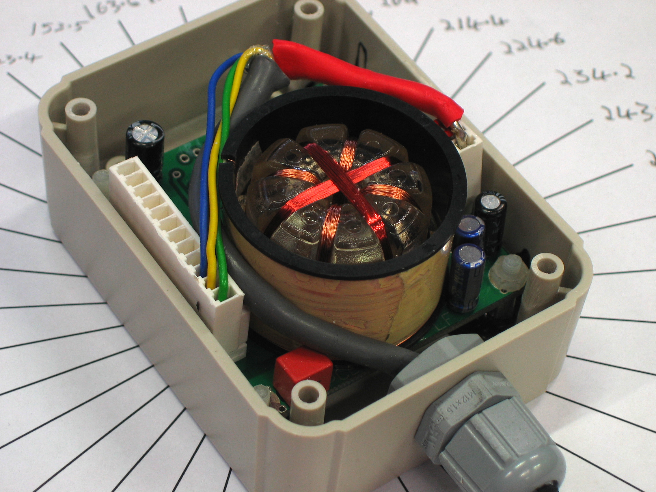 electronic compass vs magnetic compass