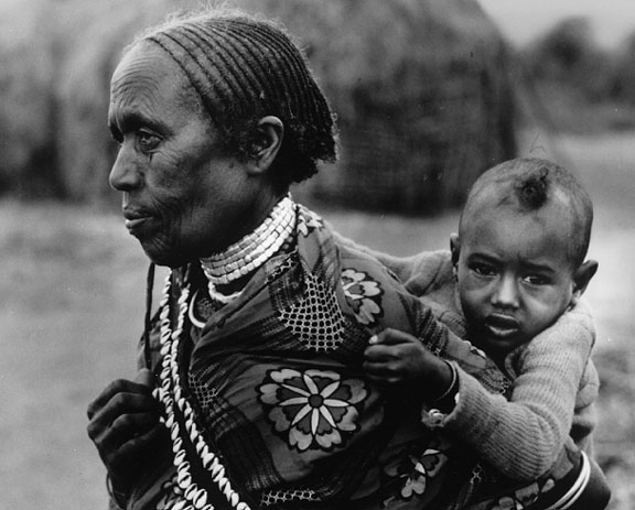 File:Grandmother carrying child in Borana, Ethiopia.jpg