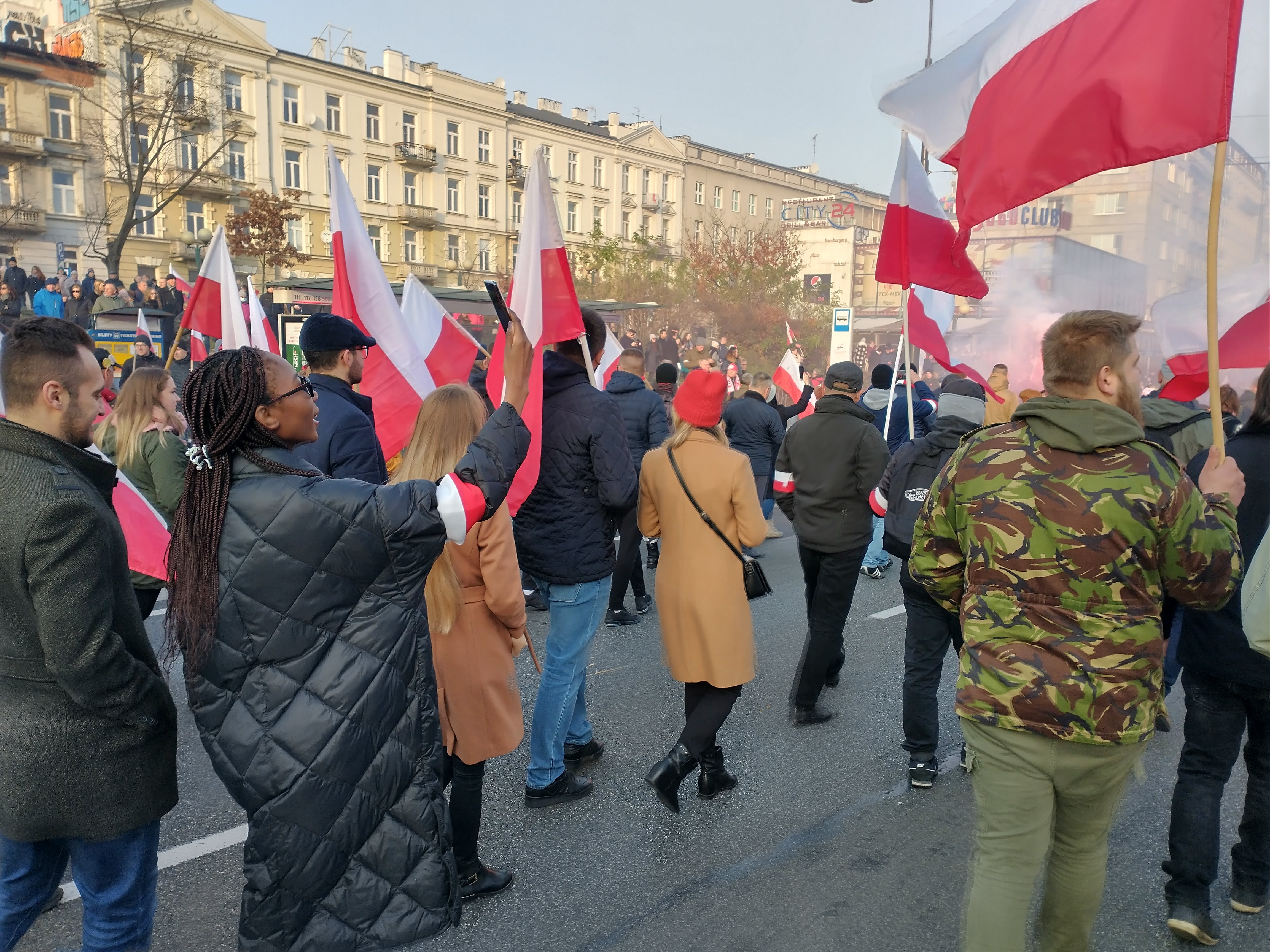 Варшава март