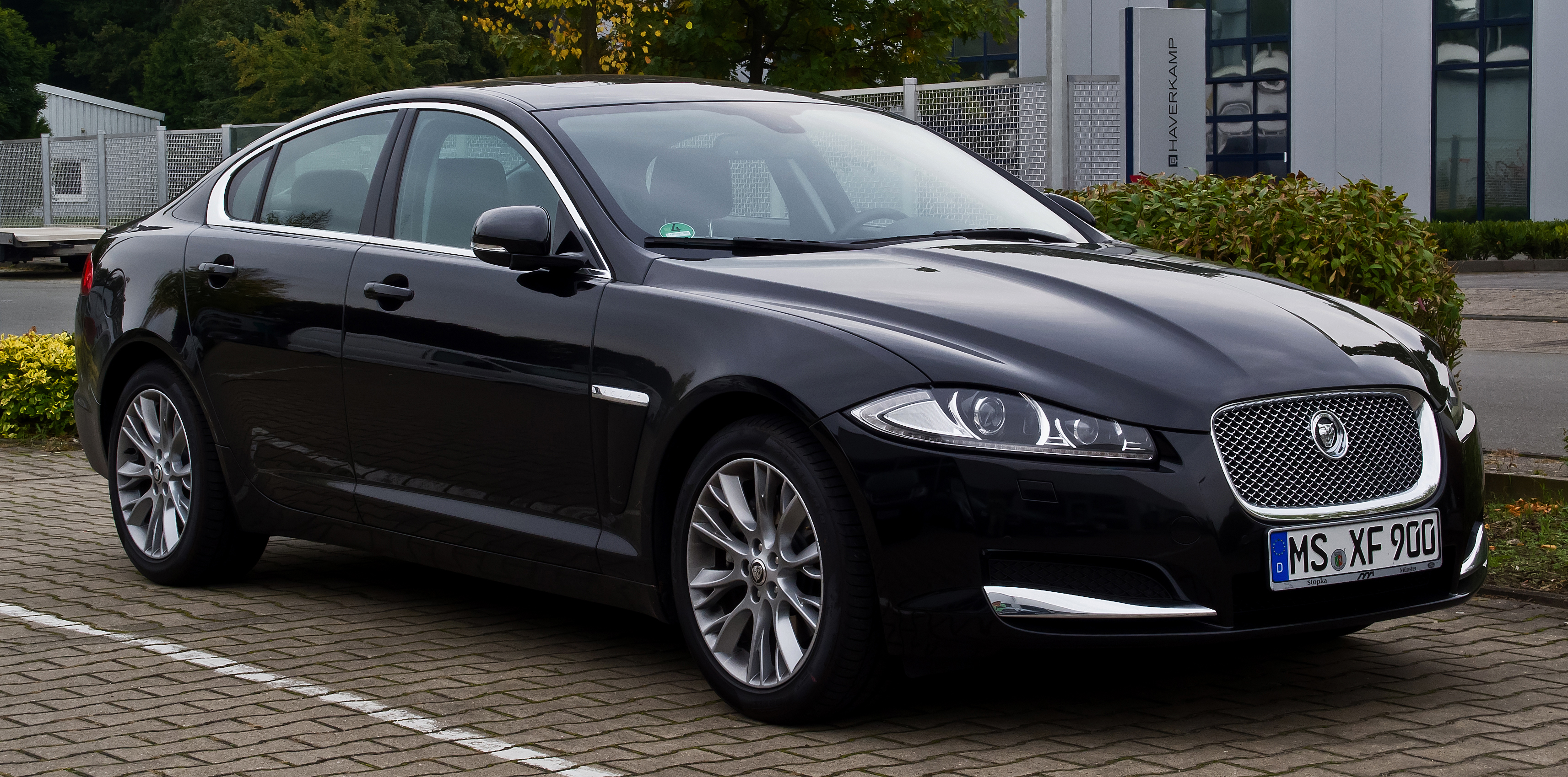 Dosya:Jaguar XF 2.2 D (Facelift) – Frontansicht, 5. Oktober 2013, Münster.jpg - Vikipedi