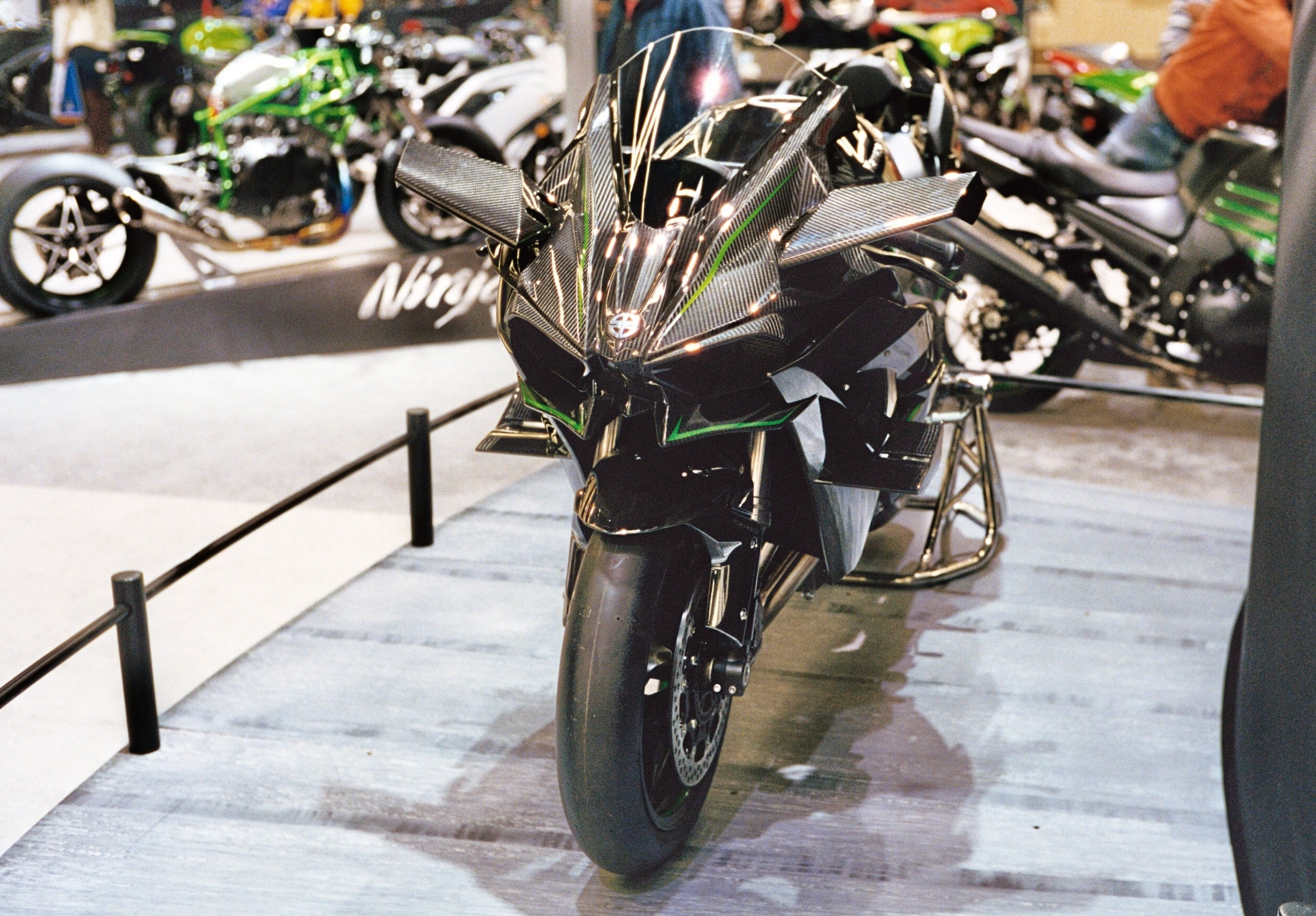 File:Kawasaki Ninja H2R left 2.JPG Wikimedia Commons