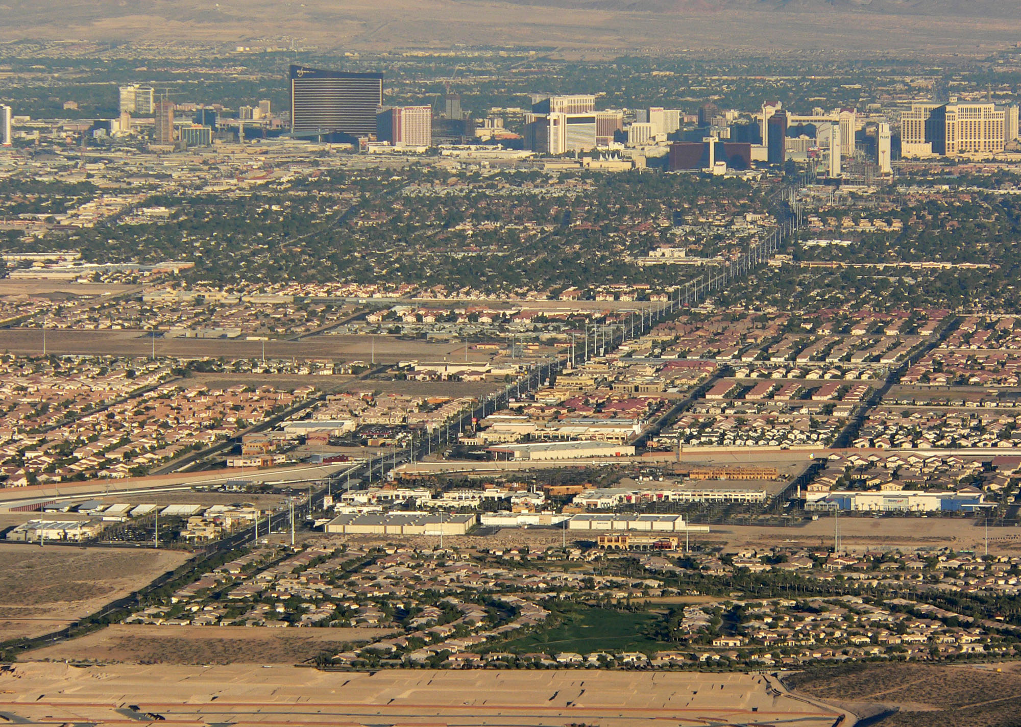 File:Las Vegas desert city.jpg - Wikimedia Commons