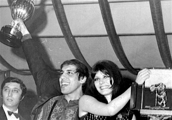 File:Mori Celentano Sanremo 1970.jpg