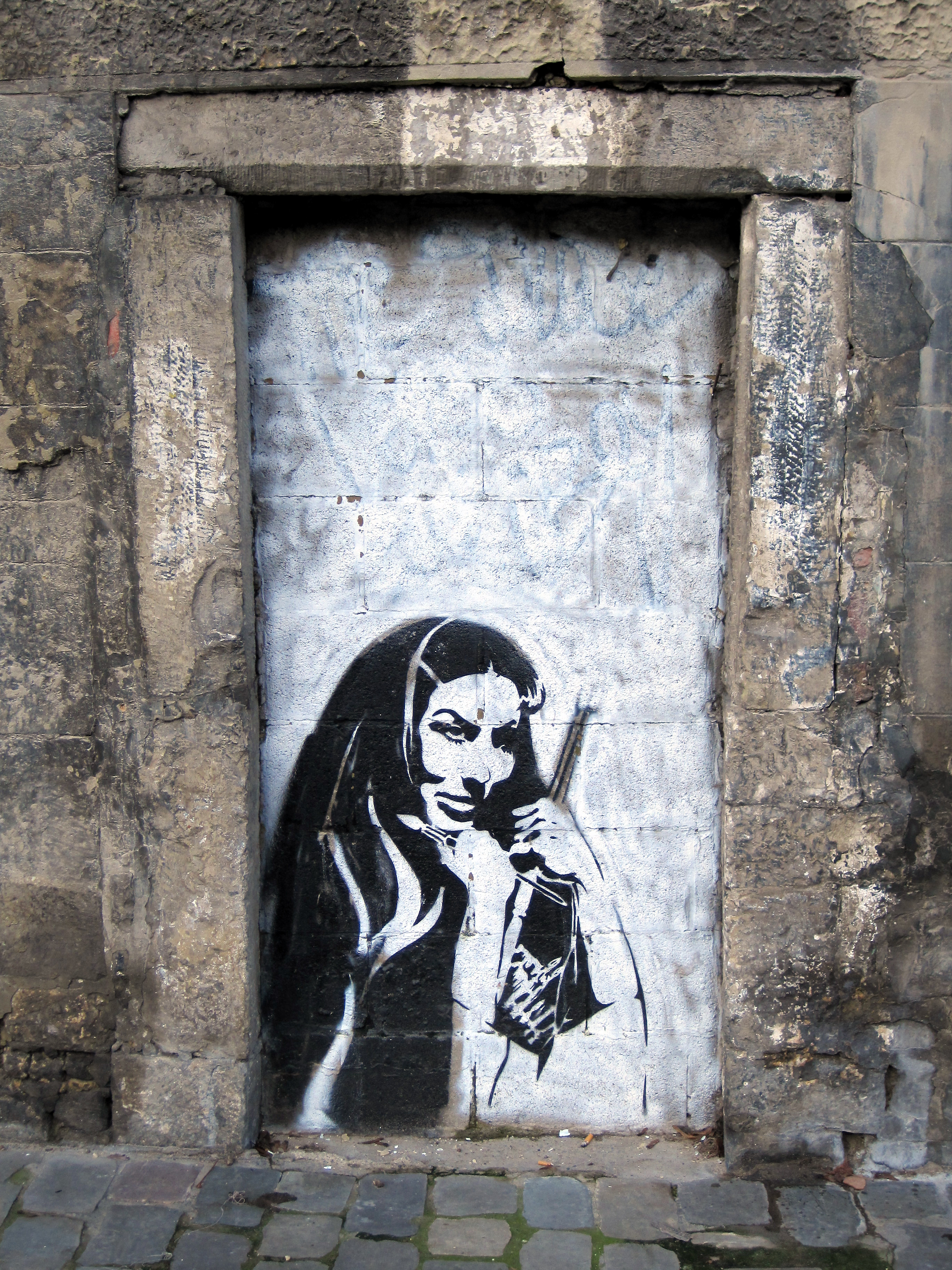 stencil graffiti girl