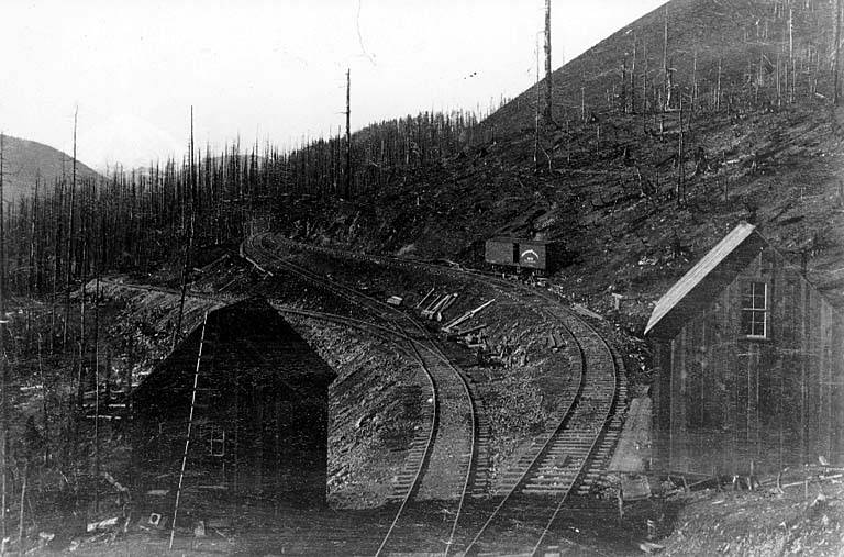 File:Northern Pacific Railroad switchbacks near the summit of the Cascades, 1887 (TRANSPORT 177).jpg