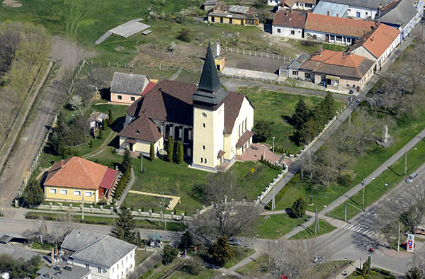 File:Püspökladány légi fotó.jpg