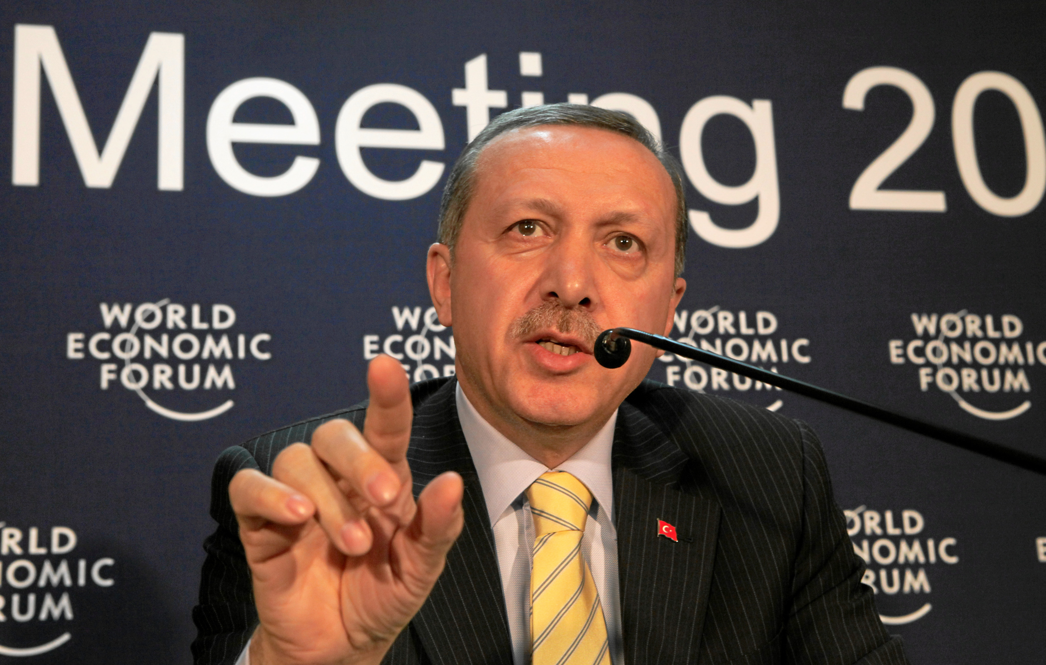 https://upload.wikimedia.org/wikipedia/commons/b/ba/Recep_Tayyip_Erdogan2-WEF_Davos_2009.jpg