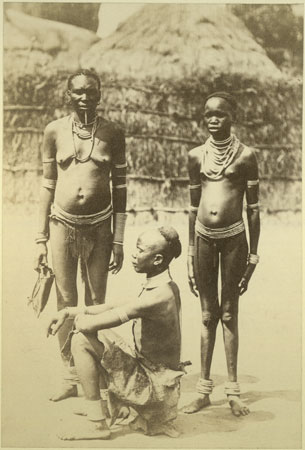 File:Richard Buchta - Acholi family portrait.jpg