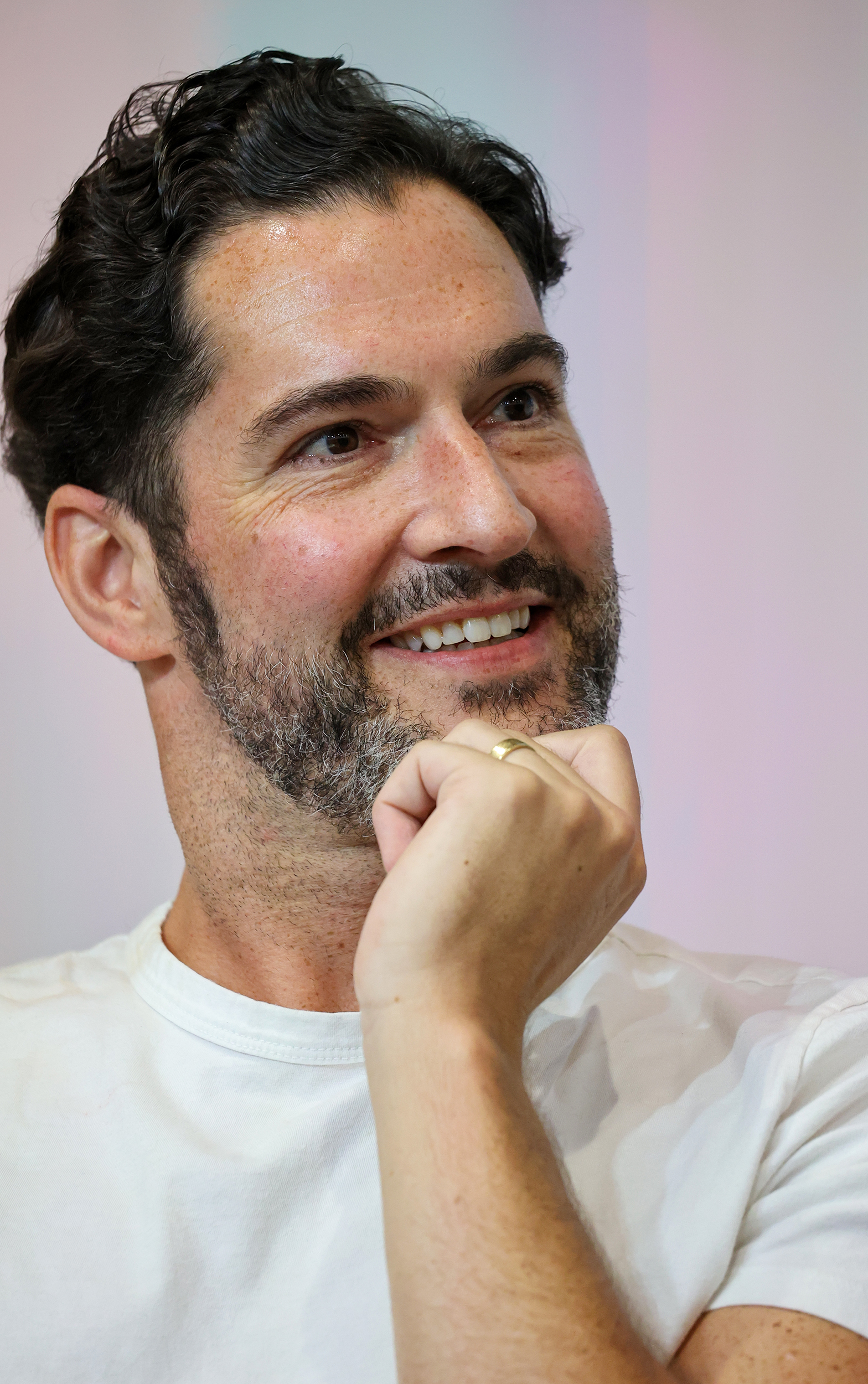 X 上的Infos Séries：「Tom Ellis et Gina Rodriguez sur le tournage