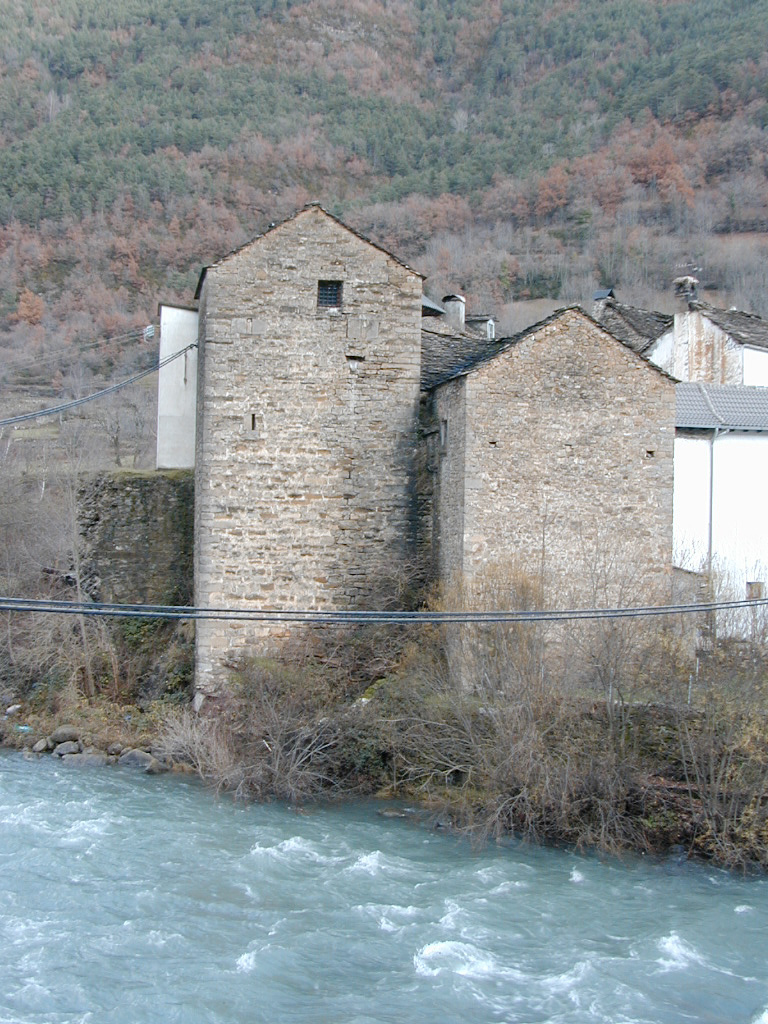 Torre de la carcel de Broto.jpg