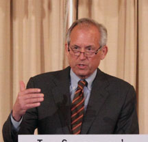 У. Джеймс Макнерни, младший, конференция по глобальному бизнесу Государственного департамента, 2012 г. cropped.jpg