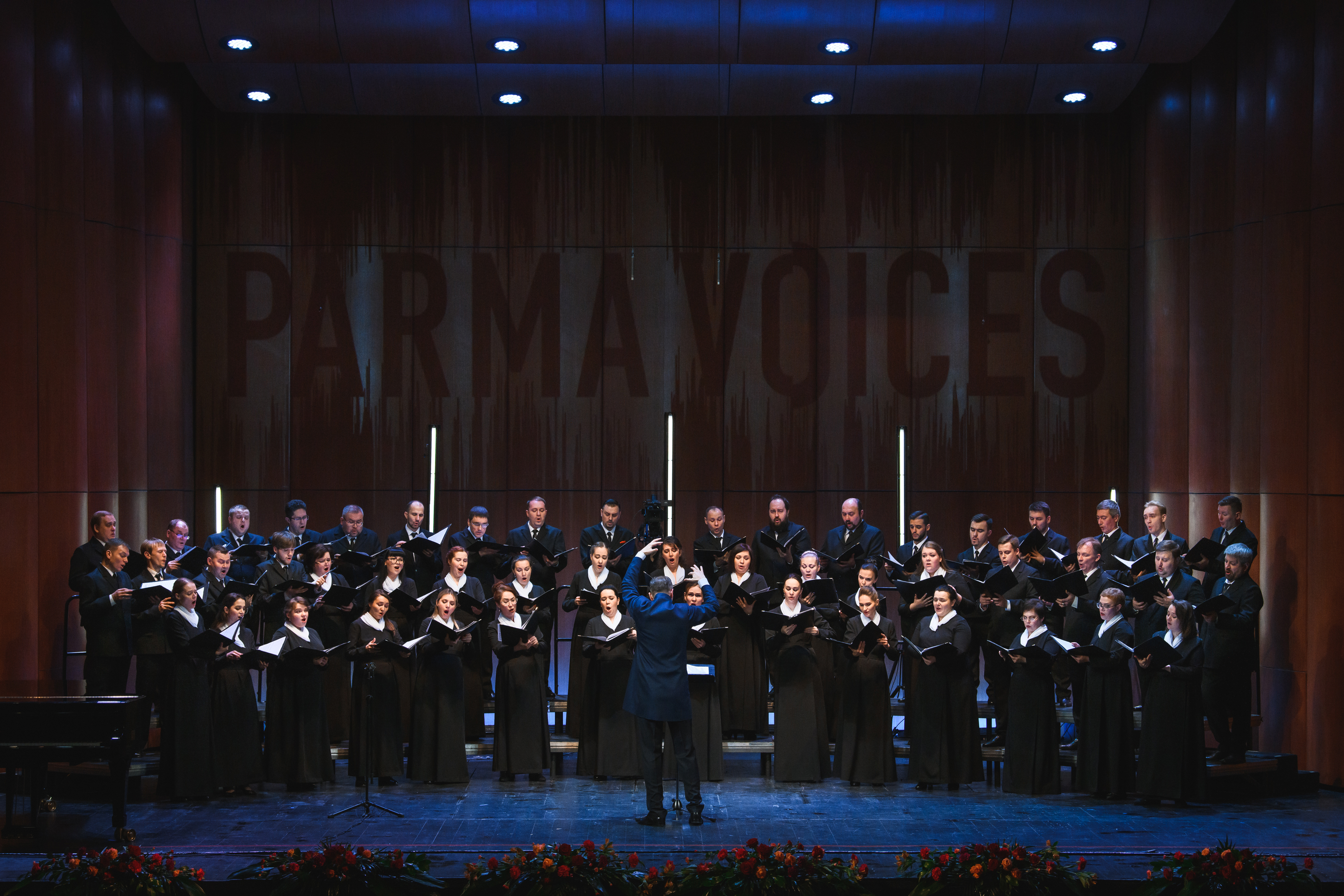 Хор 7. Концерт хора Parma Voices. Хор Parma Voices Пермь. Курентзис Теодор концерты в Санкт-Петербурге 2022. Хор Самарского оперного театра.