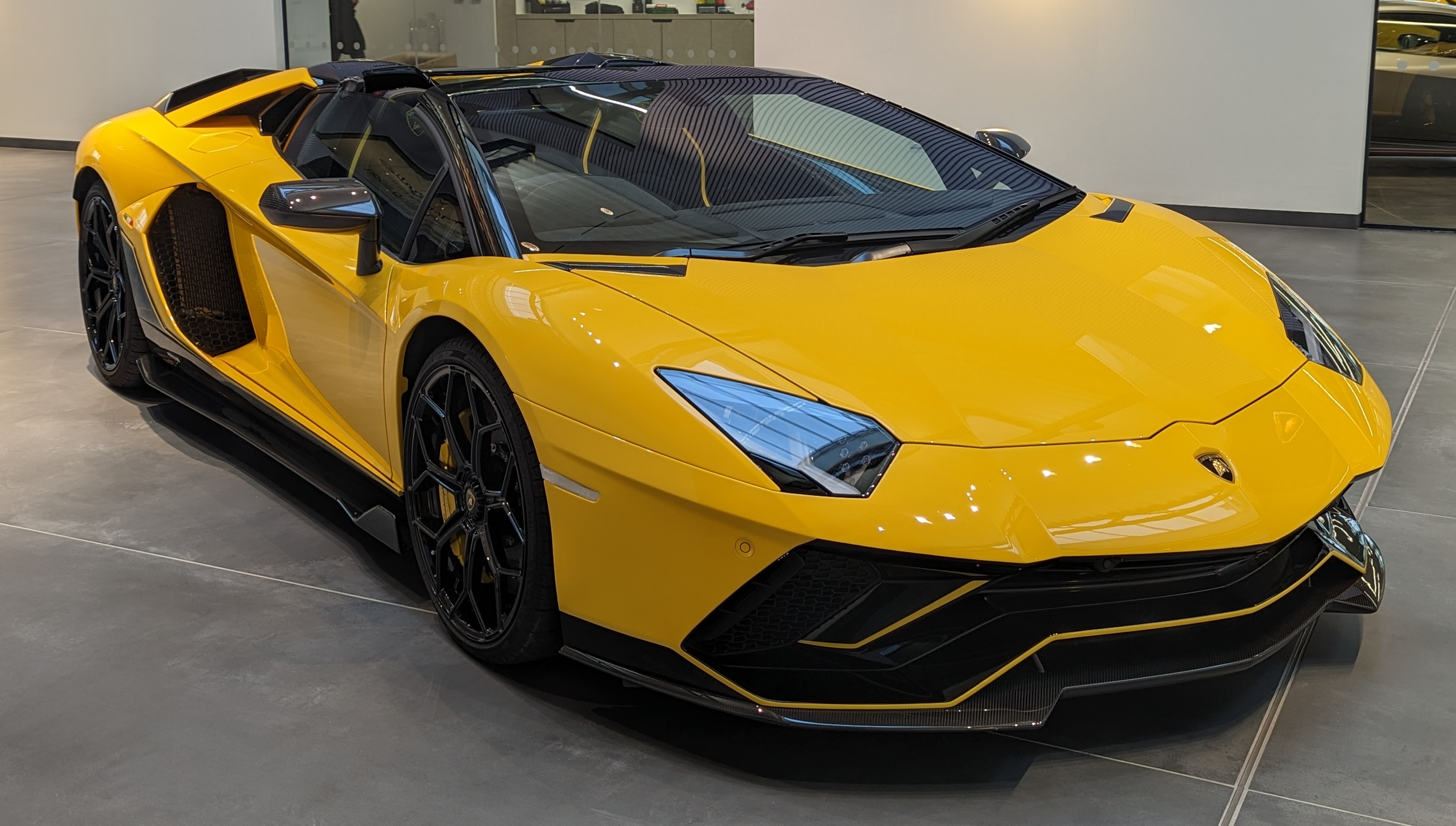 Lamborghini Builds One-Off Open-Top SC20 for Customer