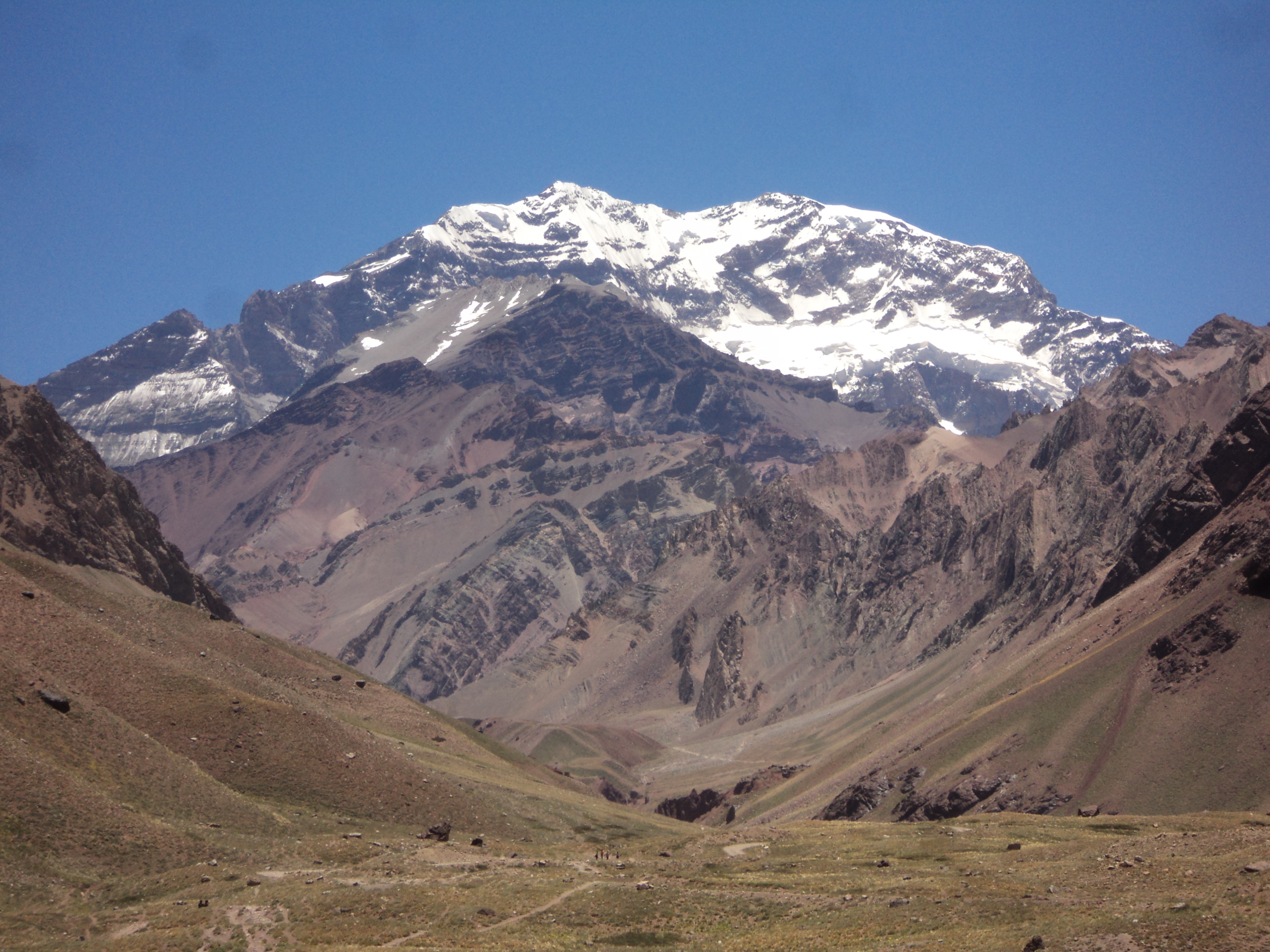 Высшая точка горной системы южной америки. Гора Анды гора Аконкагуа. Аконкагуа Южная Америка. Высота горы Аконкагуа. Аргентина горы Анды.