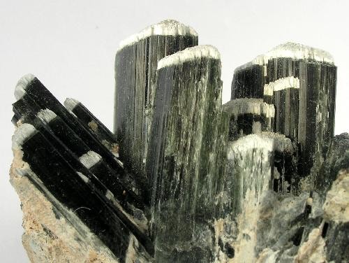 File:Actinolite-229843.jpg