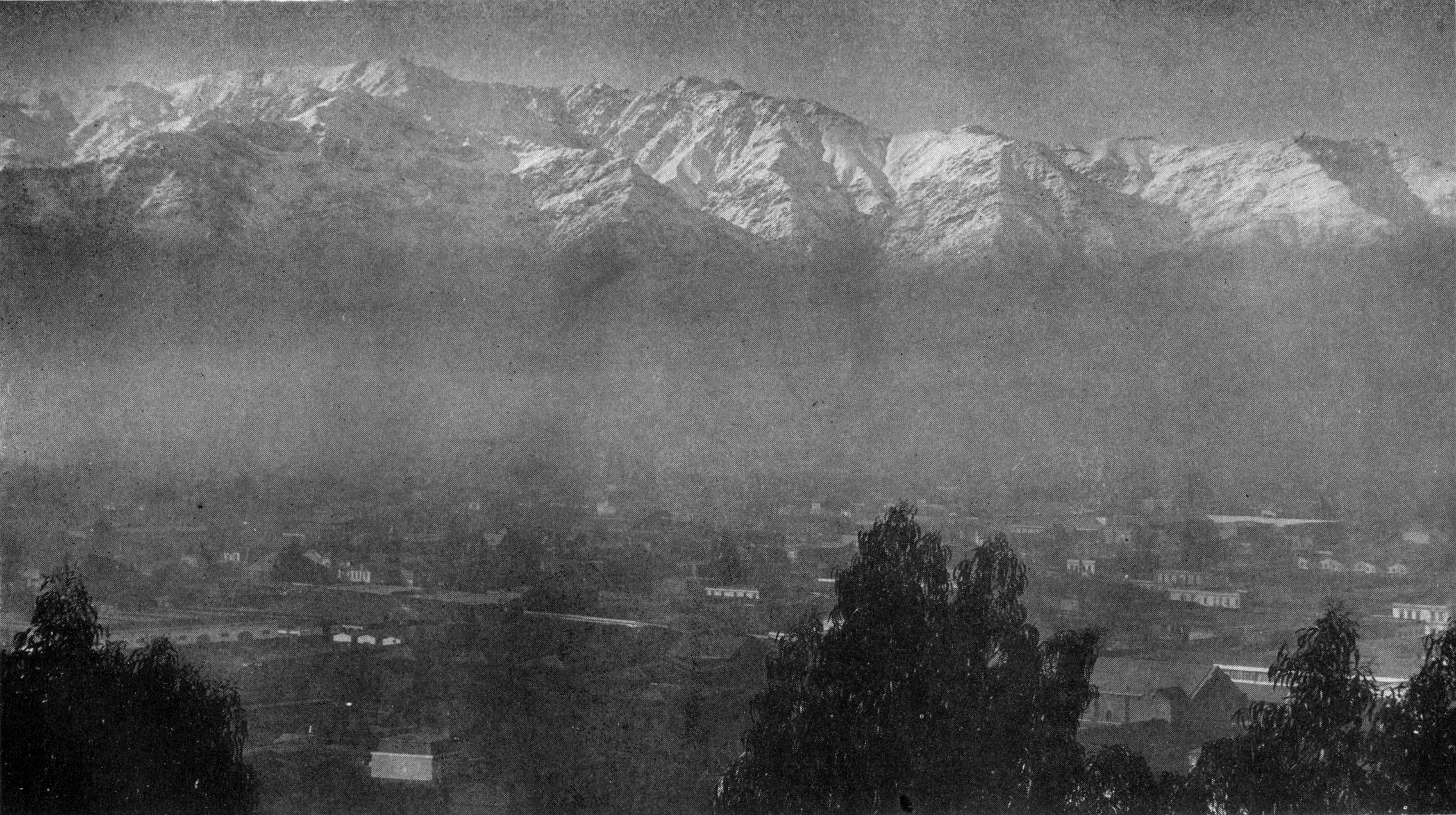 Cordillera de los Andes, 1921, blanco y negro.