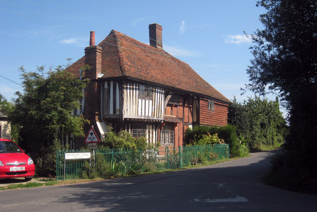 File:Banks Farm Cottage, Teynham Street, Teynham, Kent - geograph.org.uk - 1450517.jpg