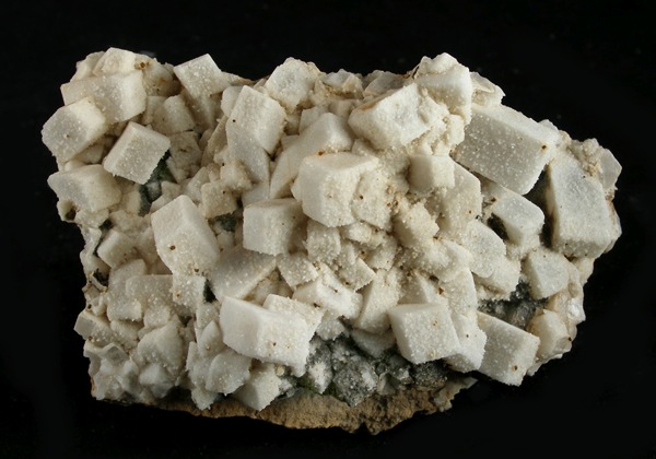 Sample 2. Rhomb-shaped cluster of crystals