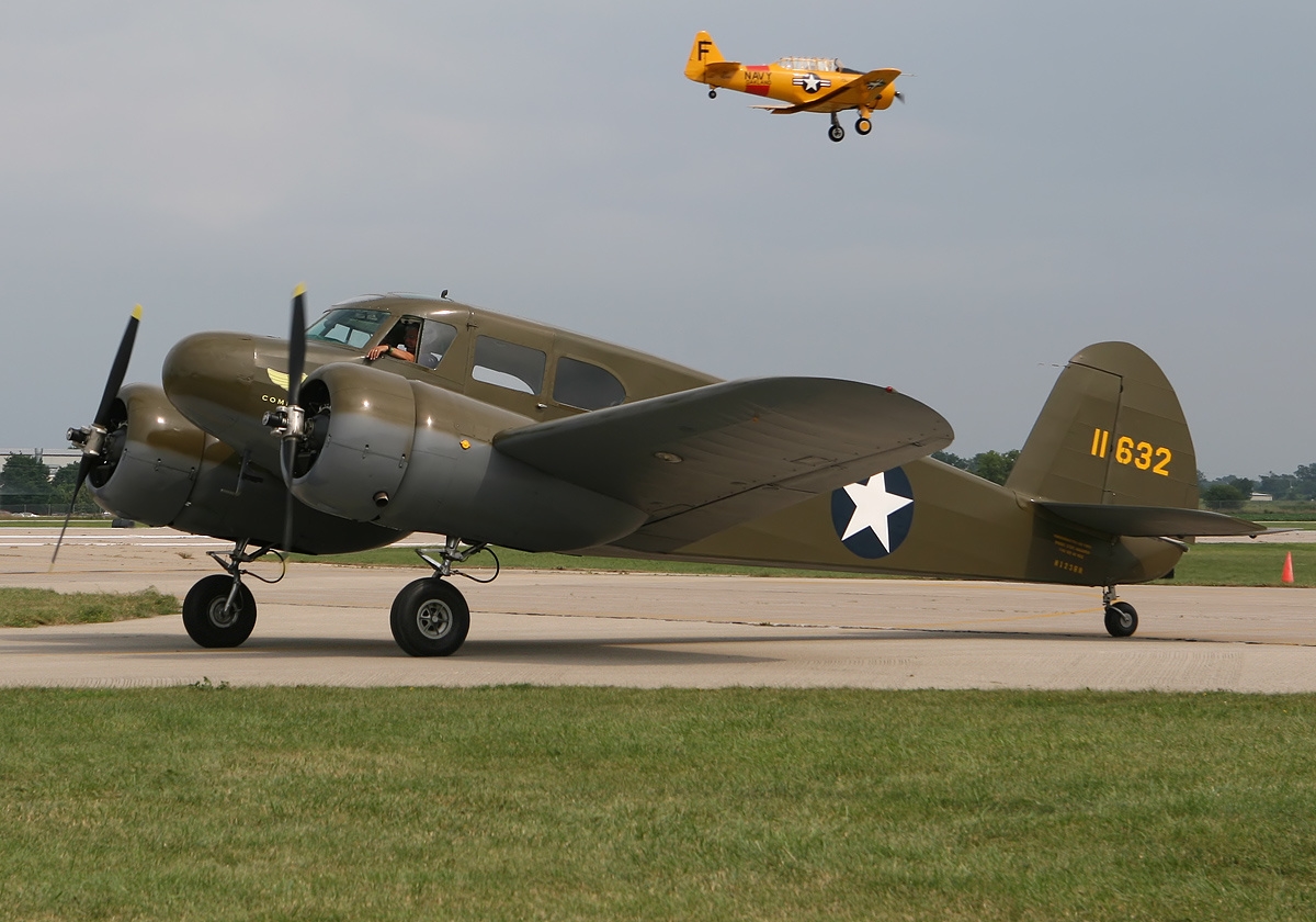 Cessna_T-50_Bobcat_(11632_(cn_1632))_-_2.jpg