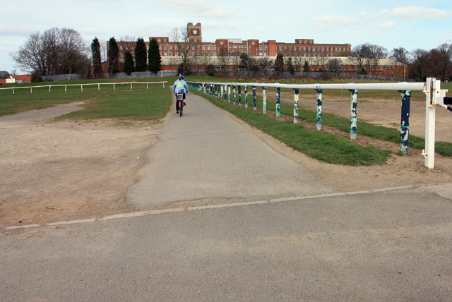 File:Cycle Track in York - geograph.org.uk - 1219941.jpg