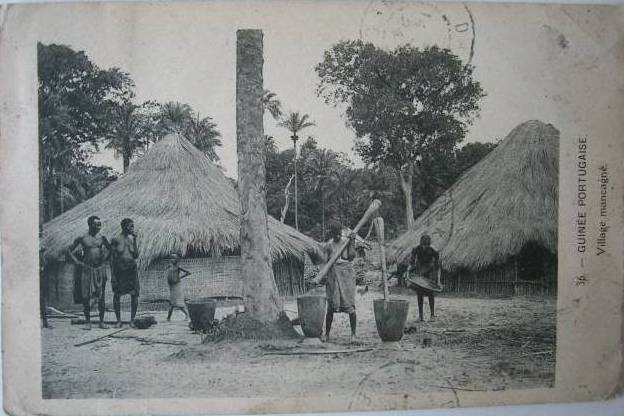 File:DC - DAL No 36 - Guinée Portugaise - Village mancagne.jpg