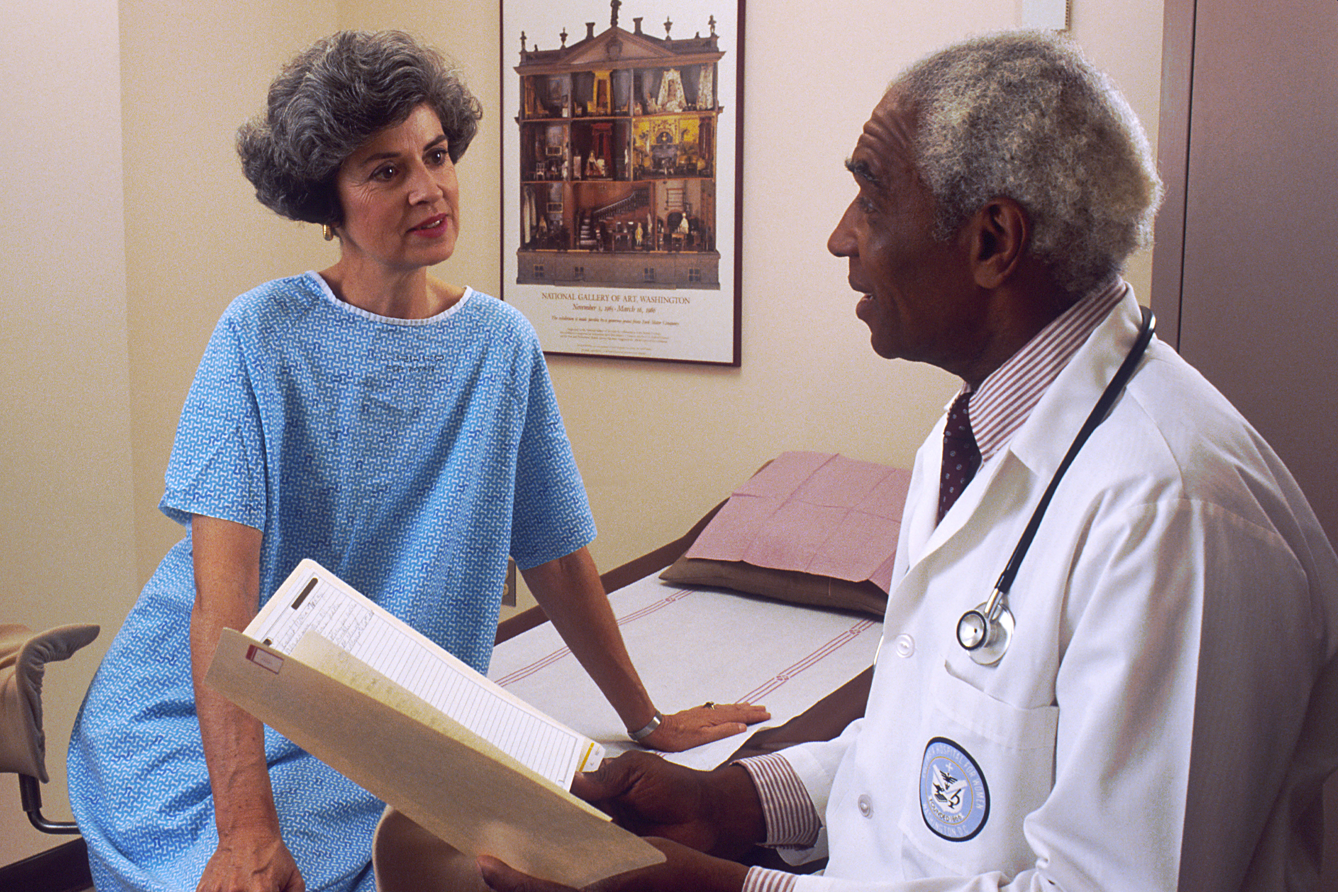 file-doctor-consults-with-patient-7-jpg-wikimedia-commons