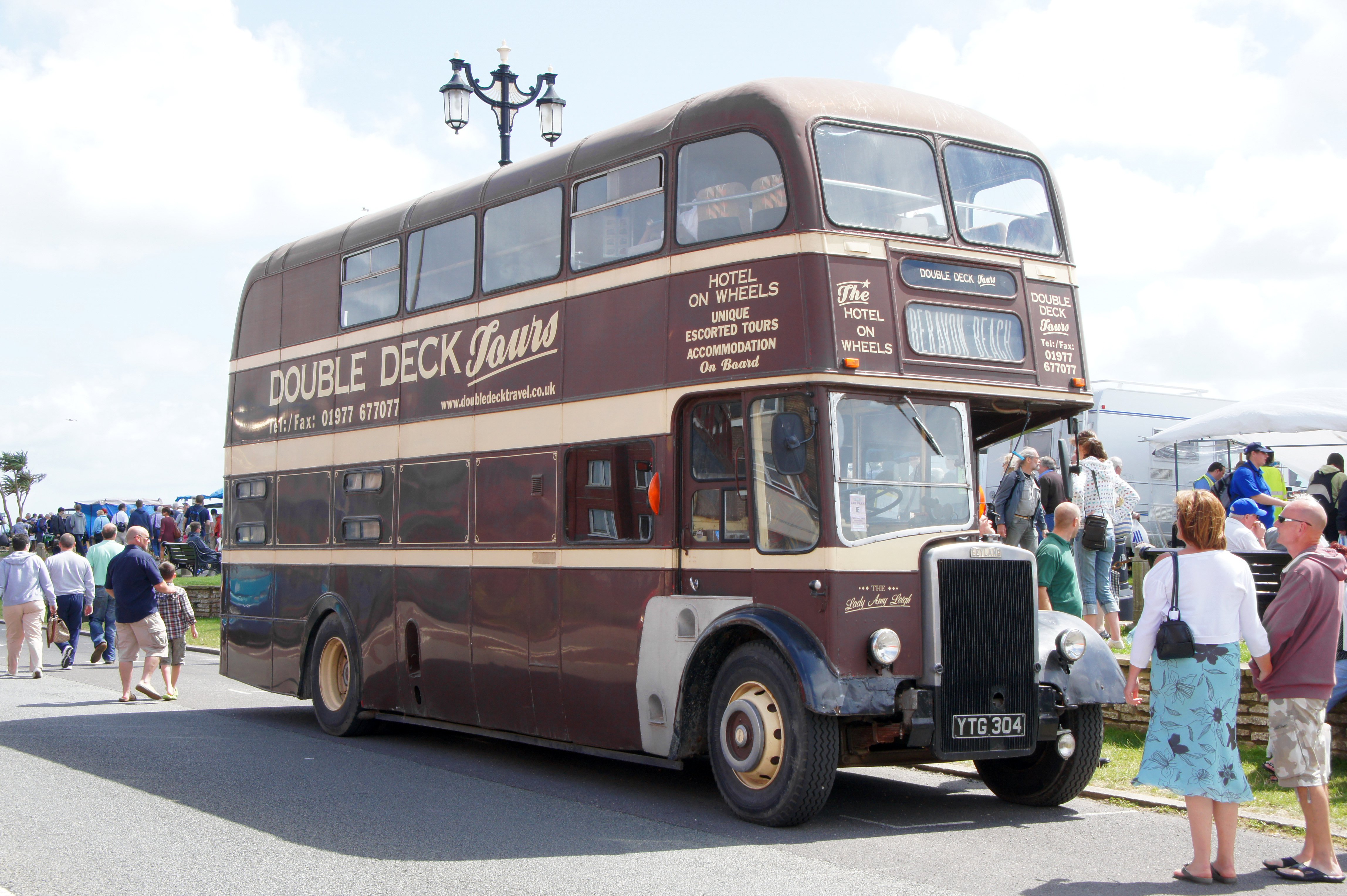 Double deck. Double Deck 1984г. Scottish Leyland Double Decker. Double Deck Автор. Double Deck Jaguar.