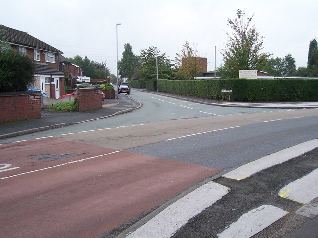 File:Four Crosses Road, Shelfield - geograph.org.uk - 898578.jpg