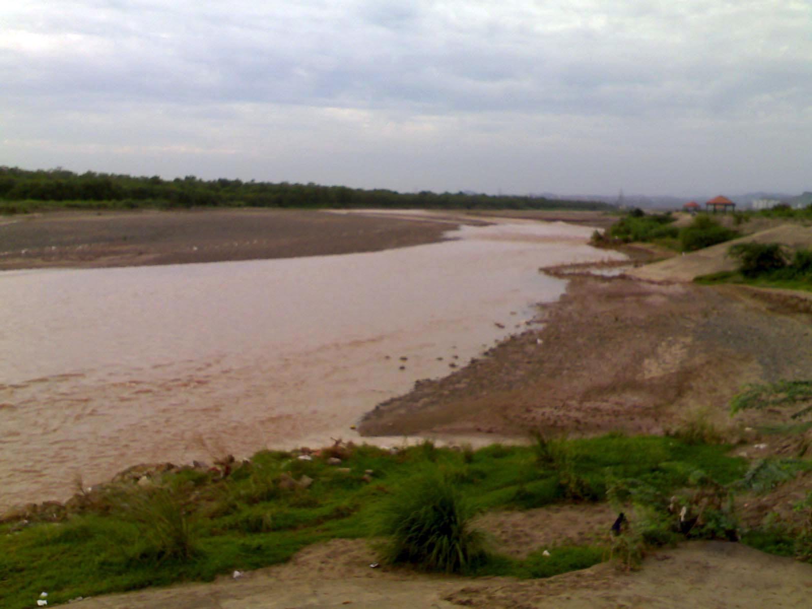 Water pollution: NGT came down heavily on Punjab, Himachal Pradesh, Haryana, and Chandigarh for failing to stop pollution in Ghaggar river.