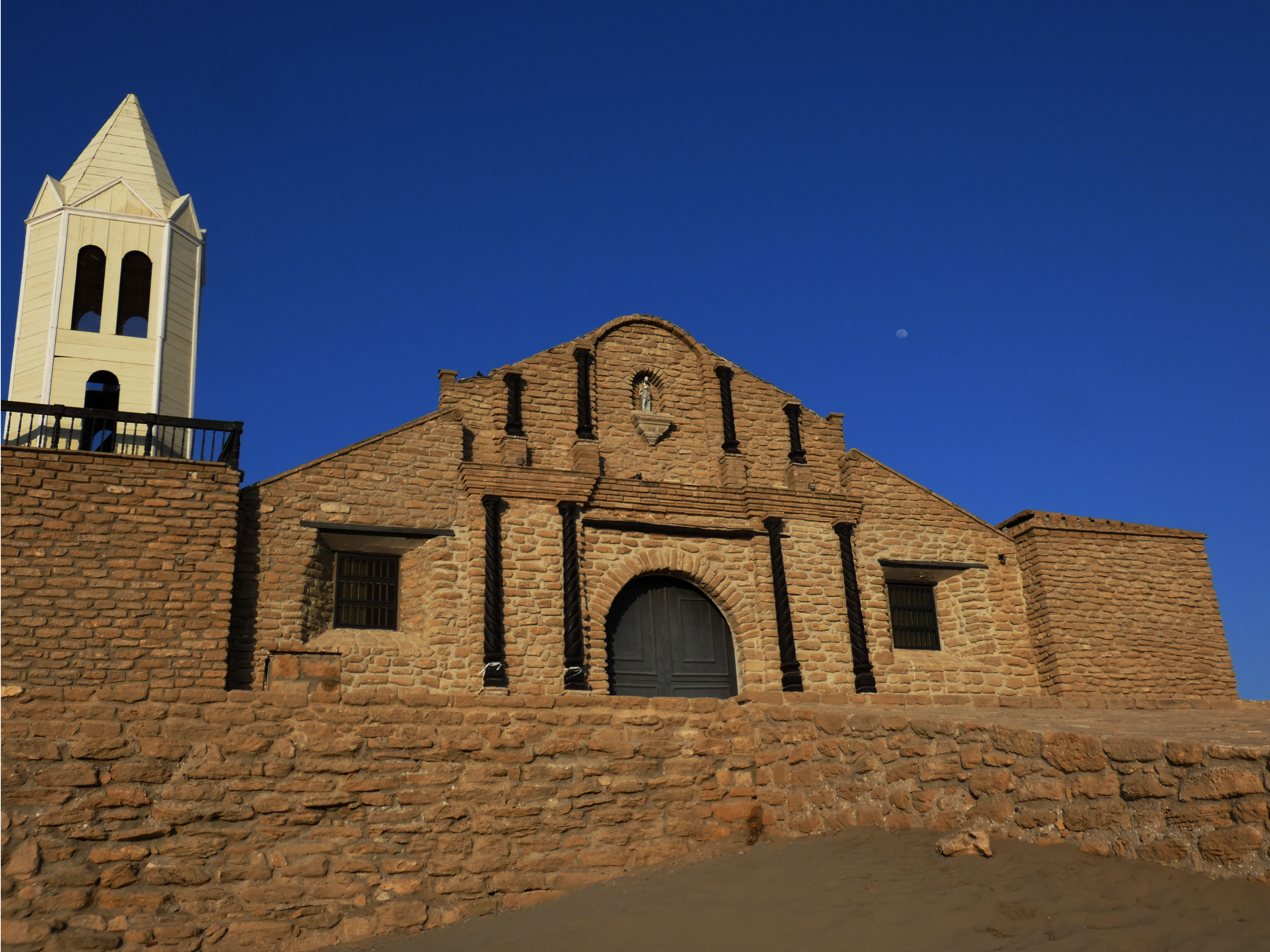 Iglesia de San Lucas (Colán) - Wikipedia, la enciclopedia libre