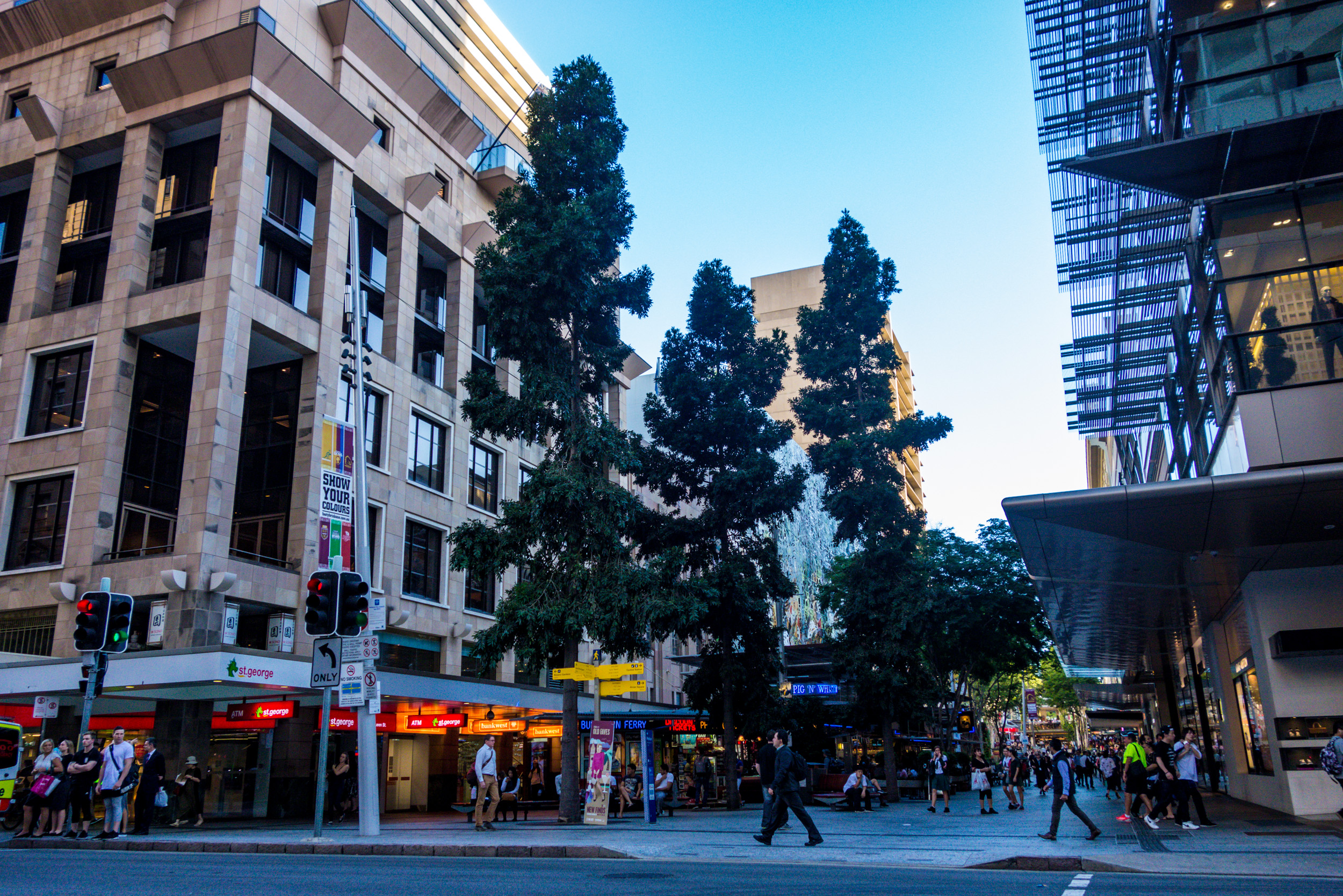 Street ed. Квин стрит в Окленде. Что такое куин стрит. Queen Street Mall, Brisbane.