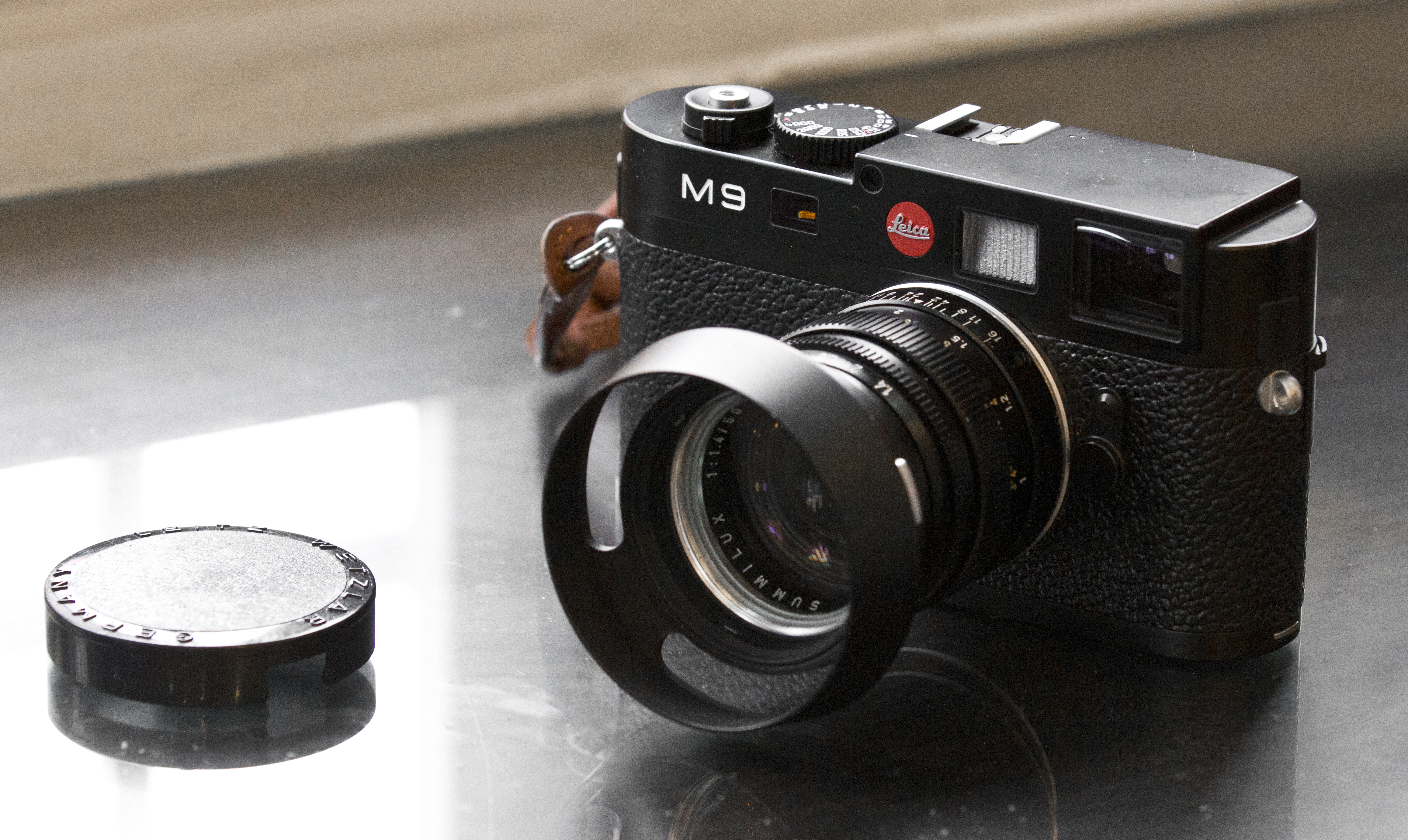 カメラ レンズ(単焦点) File:Leica M9 50mm Summilux f1.4 Type 2.jpg - Wikimedia Commons