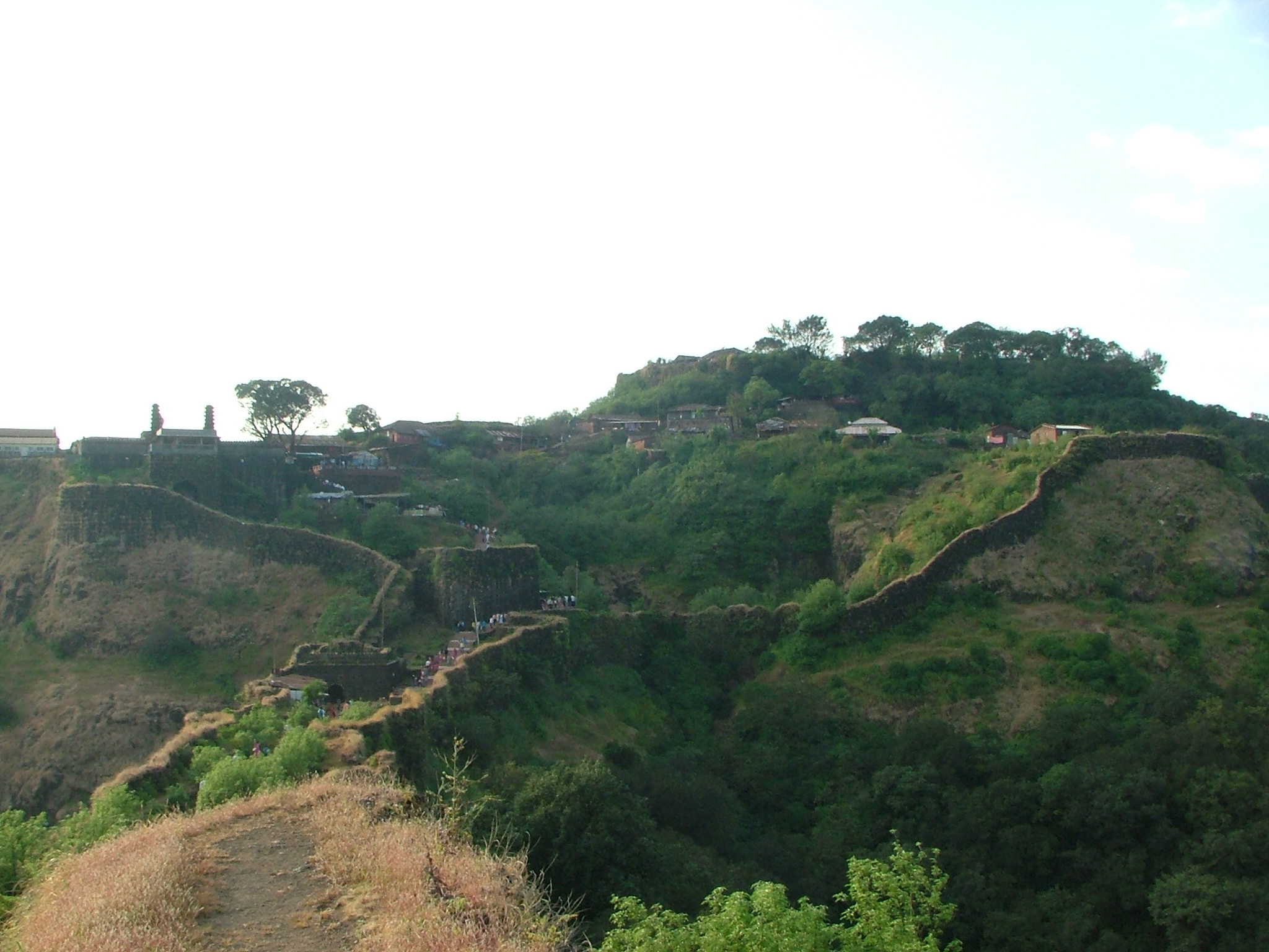 Холм имел. Махабалешвар Форт Пратапгад. Махабалешвар Википедия. Махабалешвар фото. Lohagad Fort in India.