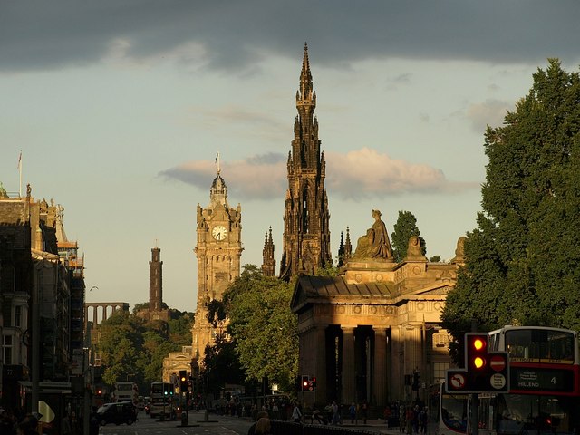 File:Princes Street, Edinburgh - geograph.org.uk - 931974.jpg