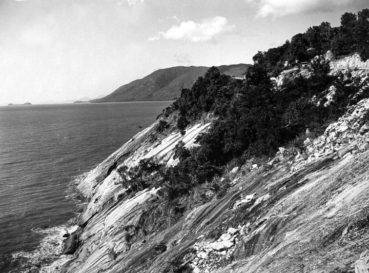 File:Queensland State Archives 1293 Cook Highway looking south to Cairns Point Port Douglas c 1935.png