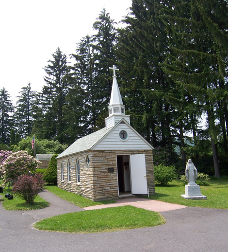 File:SilverLake-WV-SmallestChurch.jpg