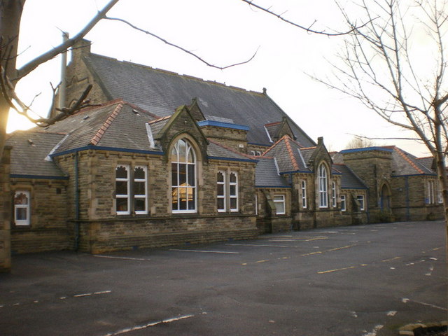 File:St James's Primary C of E School - geograph.org.uk - 1101550.jpg