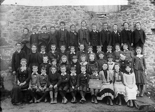 File:Standard 4 and 5 pupils of the British school, Llanymddyfri NLW3363478.jpg