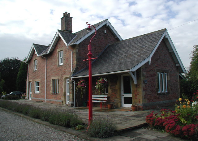 File:Station House, Stutton.jpg