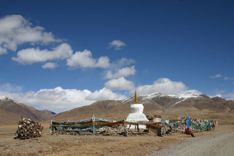 File:Stupa in Huo'er, Western Tibet.jpg