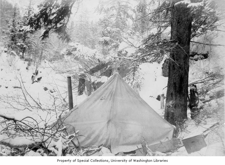 File:Tent at the foot of Porcupine Hill, White Pass Trail, ca 1898 (CURTIS 1844).jpeg