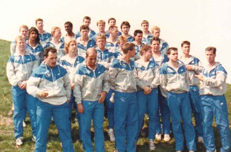 File:UB Men's Track Team, 1990.jpg