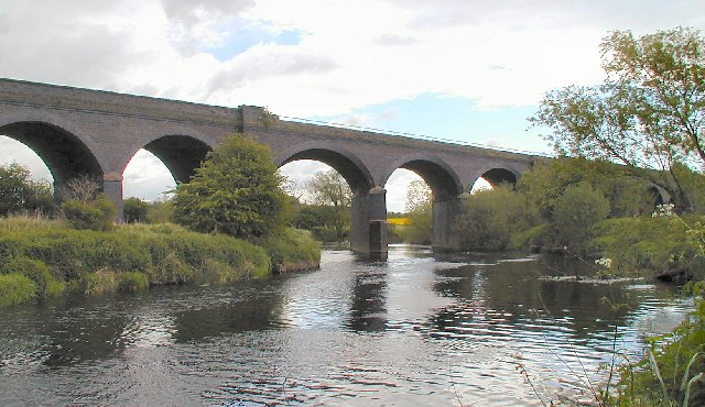 File:Viaduct at Stanford on Soar.jpg