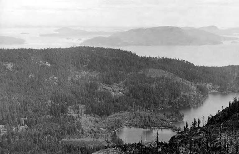 File:View from the summit of Mt Constitution facing east, Orcas Island, ca 1910s (WASTATE 2659).jpeg