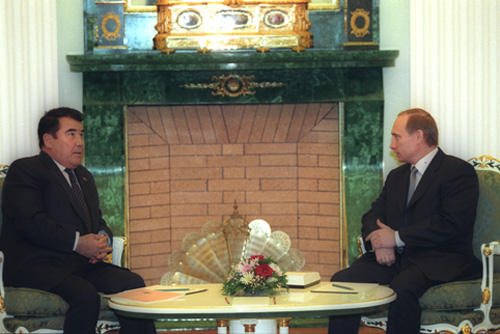 File:Vladimir Putin and Saparmurat Niyazov-1.jpg