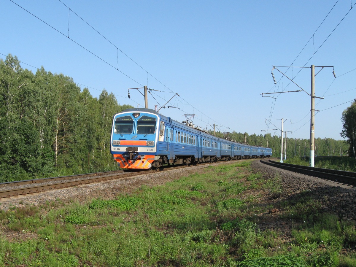 Электричка брянск навля сегодня с изменениями расписание. Эд9м-0190. Станция Навля Брянская область. Навля ЖД вокзал. Клюковники Брянск.